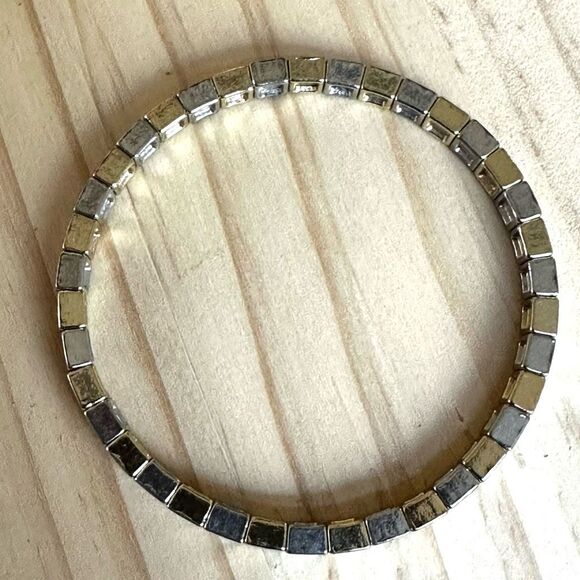 Two-Tone Stretch Bracelet – Square Link Style - Picture 4 of 7